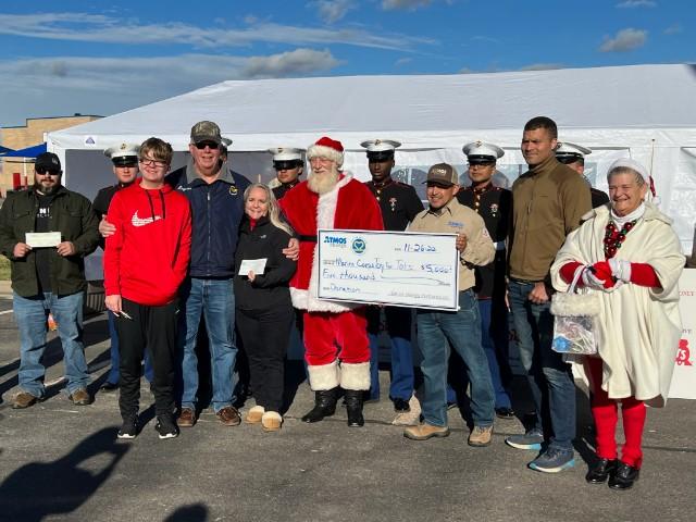 Atmos Energy donates to Toys for Tots