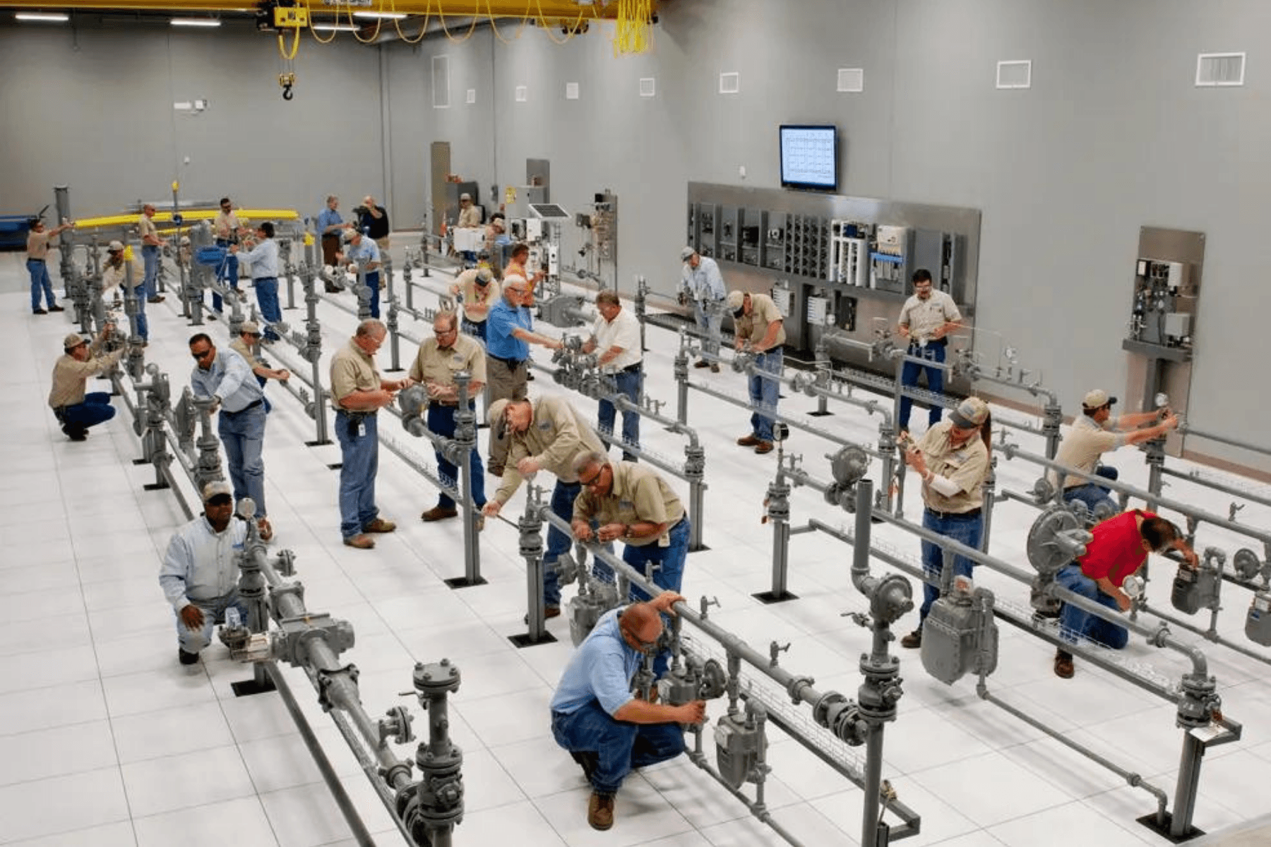 Atmos Energy employees in the CKV Flow Lab